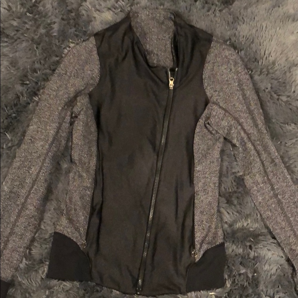 Lululemon jacket! Excellent condition!!